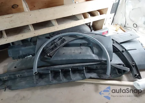 2015 Ford Transit-250 z USA, uszkodzony, nr VIN 1FTNR1ZM3FKB07385